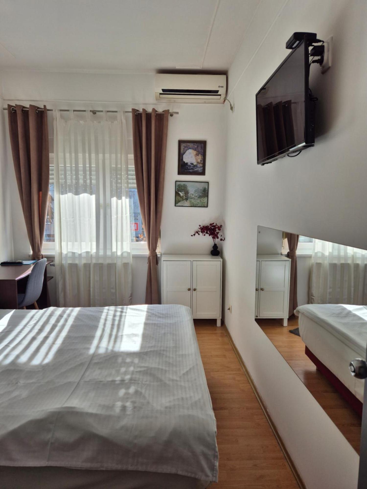 Rooms Villa Luigi Pančevo Exterior foto